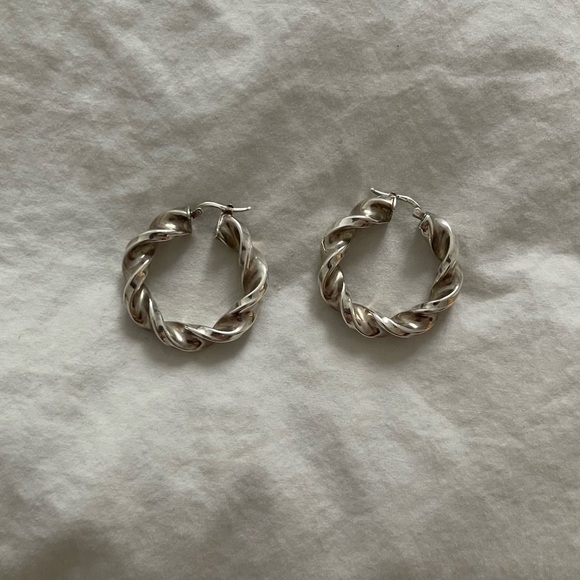 PRICE DROP! Vintage REAL Silver Italian Twist Hoop Earrings - Picture 2 of 4